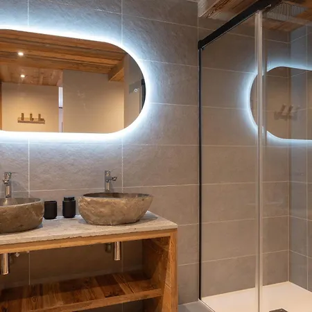 Zoe Apartman