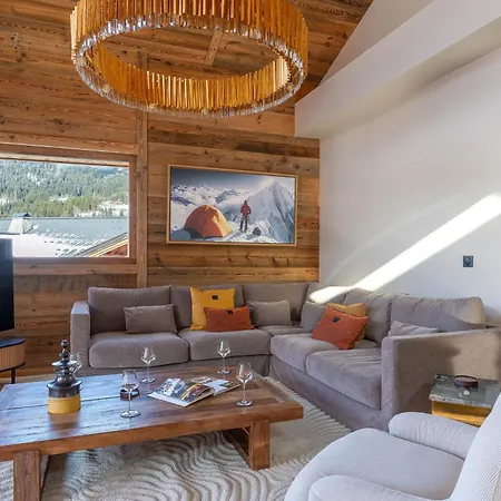 Zoe Apartman *